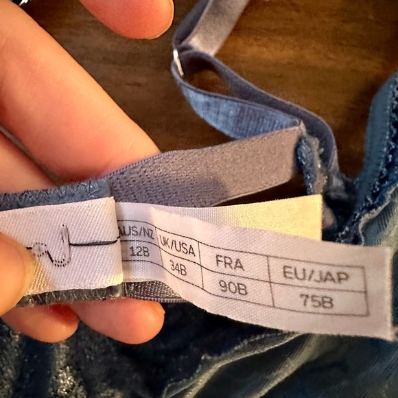 Never Worn. Lonely Lingerie Set 34/B/M - Picture 5 of 5